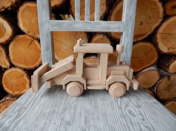 Dřevěný buldozer