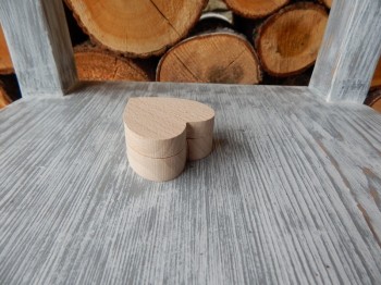 Dřevěná krabička srdíčko 5,5 cm  plochá