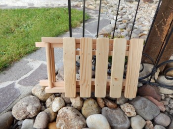 Dřevěná skládací židlička