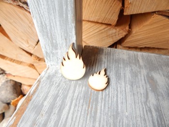 Dřevěný výřez plamínek 2,5 - 4 cm