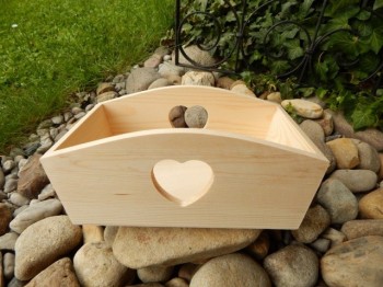Dřevěná krabička  podnos srdce menší