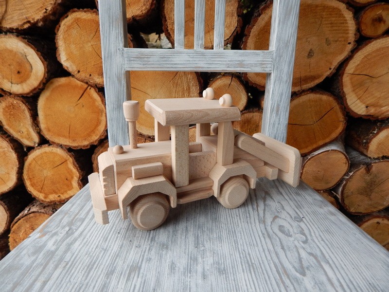 Dřevěný buldozer