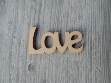 Dřevěný výřez Love