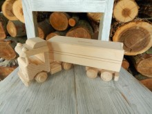 Dřevěná kasička kamion