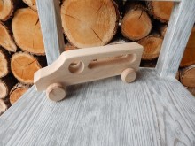 Dřevěné autíčko tranzit