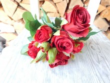 Růže s poupátky červená 6 ks 27 cm