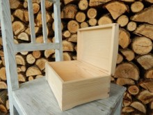 Dřevěná truhlička 