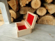 Dřevěná krabička obdelníček polstrovaná 