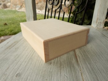 Dřevěná krabička na karty 2 komory oblá