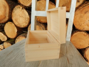 Dřevěná krabička obdelník větší 21,5 x 13,8 