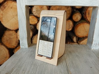 Dřevěný stojan na mobil menší