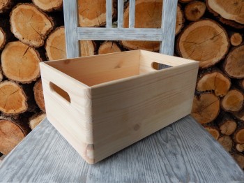 Dřevěný box malý otvory 