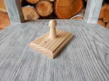 Dřevěný věšák 1 kolík