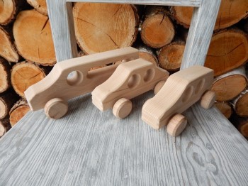 Dřevěné autíčko tranzit