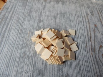 Kreativní dřevěné přírodní čtverečky 1,5 cm 1 mm 100 ks