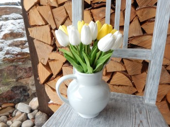 Tulipány bílé 7 květů 28 cm 