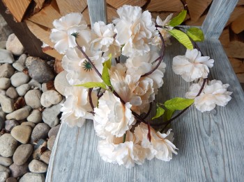 Girlanda květinová višeň 170 cm krémová