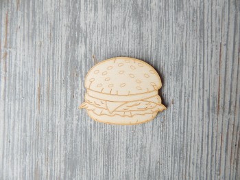 Dřevěný výřez hamburger 5,5 x 4,2 cm 