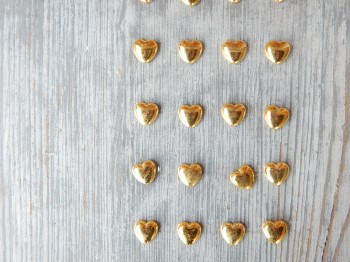 Nálepky srdce  14 mm zlaté 32 ks