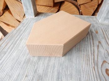 Domek dřevěny malý 10 x 16 x 4,5 cm 