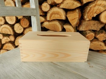 Dřevěná krabička na kapesníky dřevo