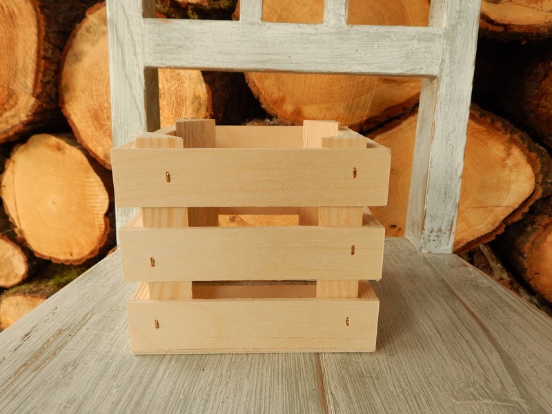Dřevěná přepravka masiv malá čtverec