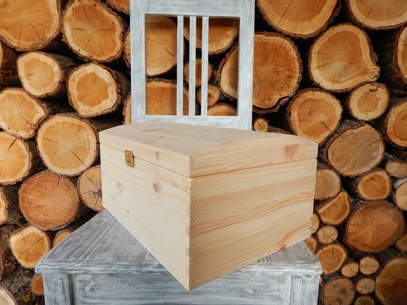 Dřevěná truhlička svatební přírodní s otvorem 