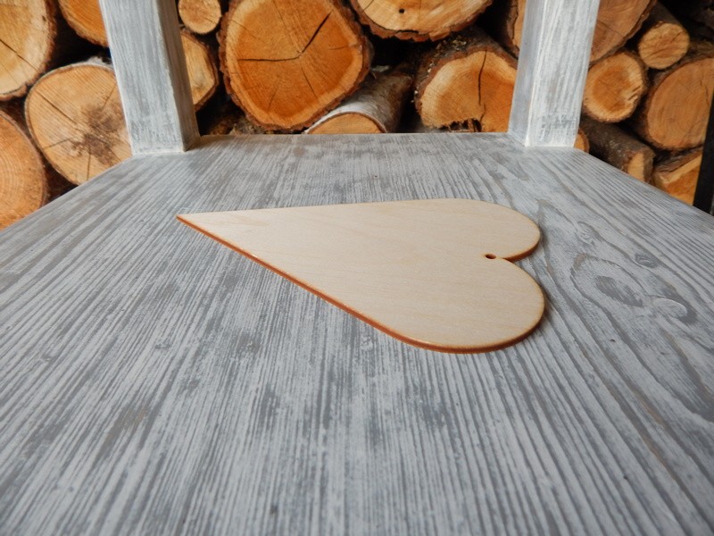 Dřevěné srdíčko podlouhlé 13 x 17 cm 