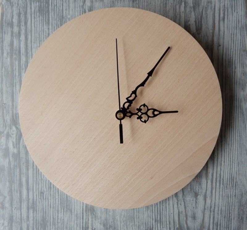 Dřevěné masivní hodiny kulaté 24,5 cm