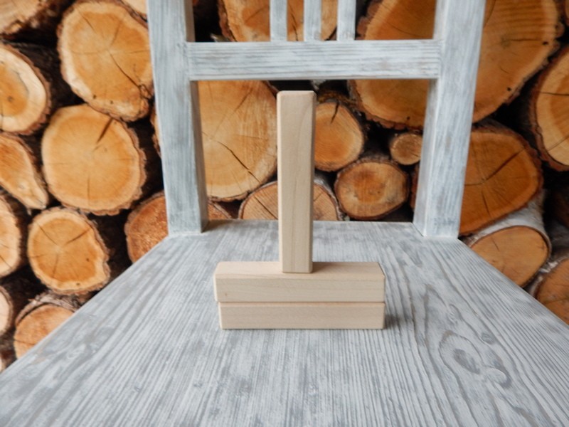 Dřevěný hranolek 2 x 2 x 10 cm 