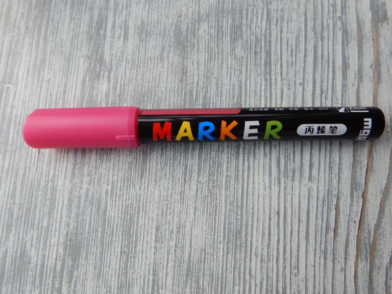 Akrylové pero - popisovač 2 mm růžové