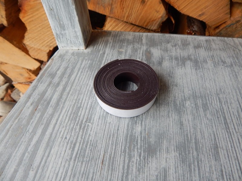 Magnetická páska lepící 2 m, 1,5 cm