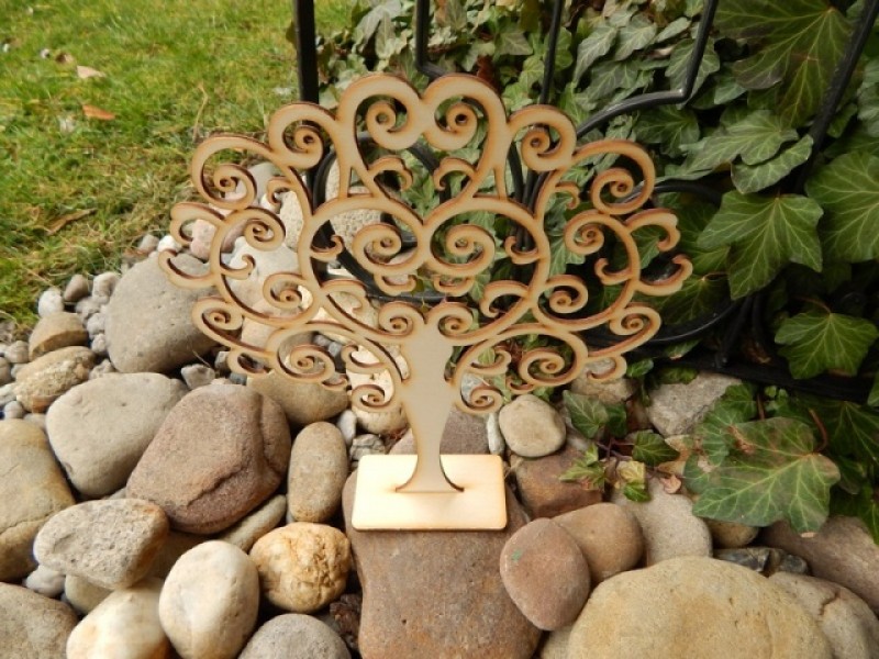 Dřevěný strom - stojan na šperky kulatý