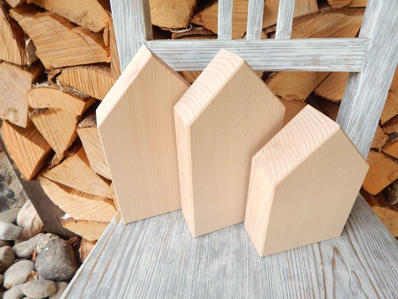 Domek dřevěny malý 10 x 16 x 4,5 cm 